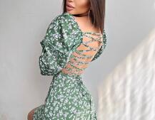 Квіткова сукня-міді зі шнурівкою на спинці та розрізом на ніжці Квіткова сукня-міді зі шнурівкою на спинці та розрізом на ніжці | PUSHKA SHOP