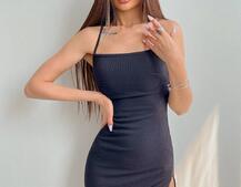 Трикотажное платье со шнуровкой на спинке и вырезом на ножке  Трикотажное платье со шнуровкой на спинке и вырезом на ножке  | PUSHKA SHOP