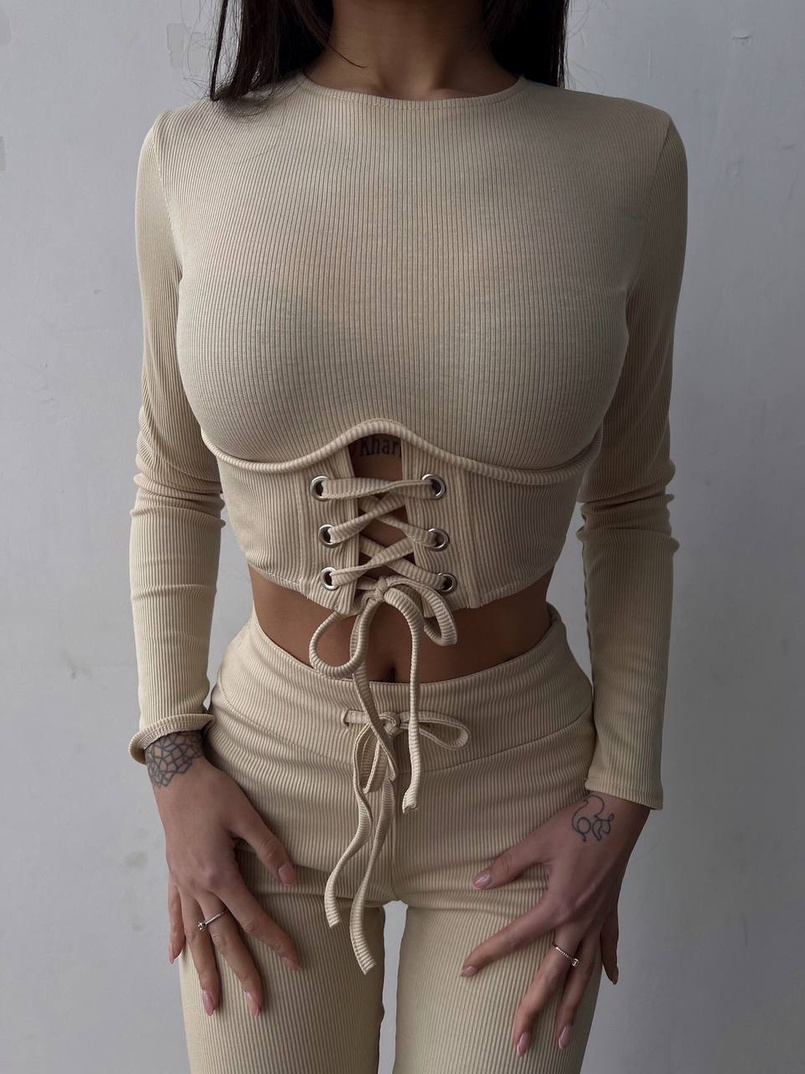 Трикотажний комплект: корсетний топ + легінси Трикотажний комплект: корсетний топ + легінси | PUSHKA SHOP