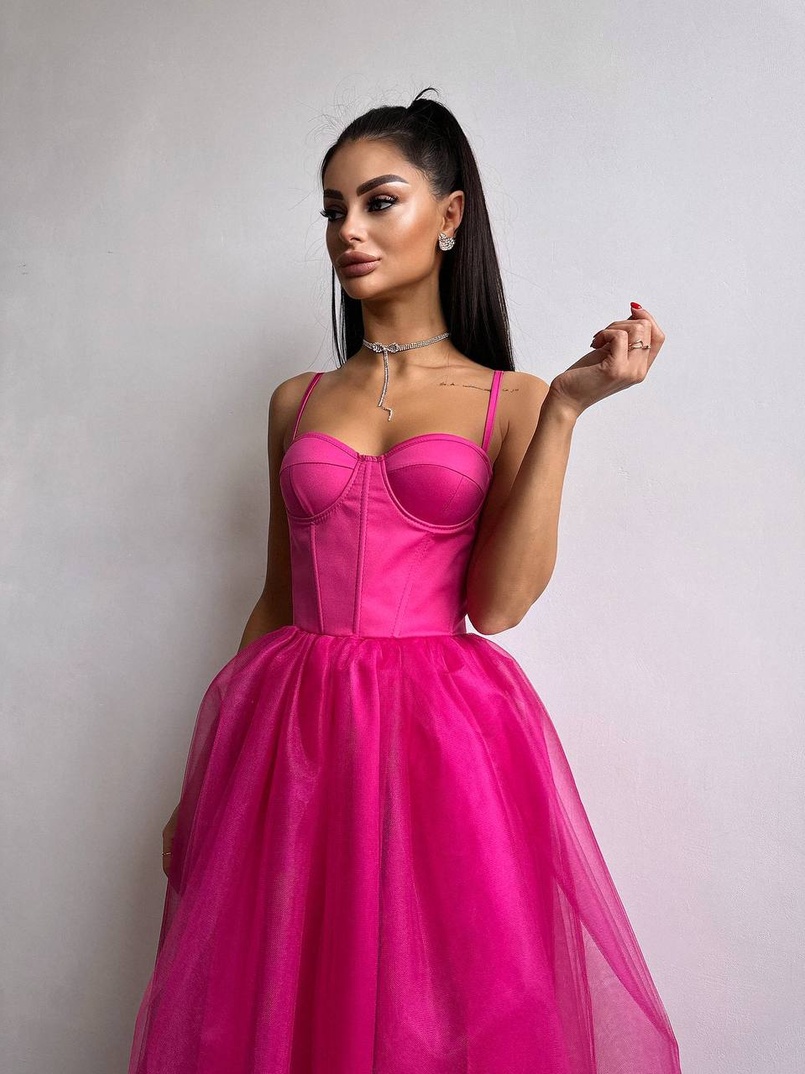 Сукня міді із чашечками з пишною спідницею Сукня міді із чашечками з пишною спідницею | PUSHKA SHOP