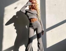 Трикотажний комплект: топ із хомутом + штани кльош Трикотажний комплект: топ із хомутом + штани кльош | PUSHKA SHOP