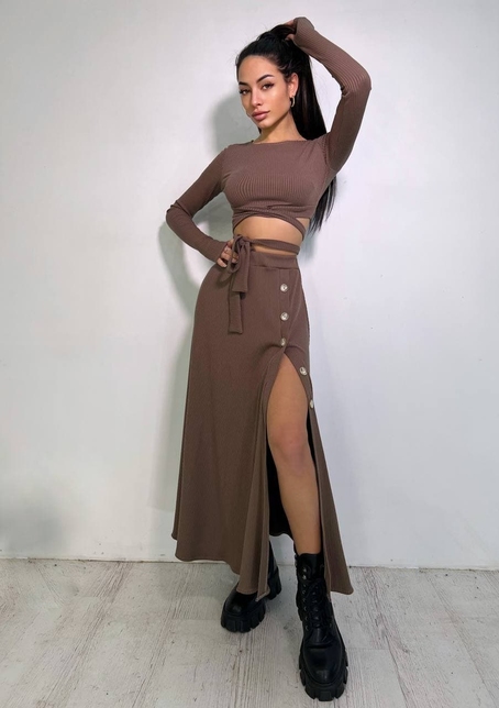 Трикотажный комплект: юбка  миди с разрезом + топ с завязками на талии  Трикотажный комплект: юбка  миди с разрезом + топ с завязками на талии  | PUSHKA SHOP