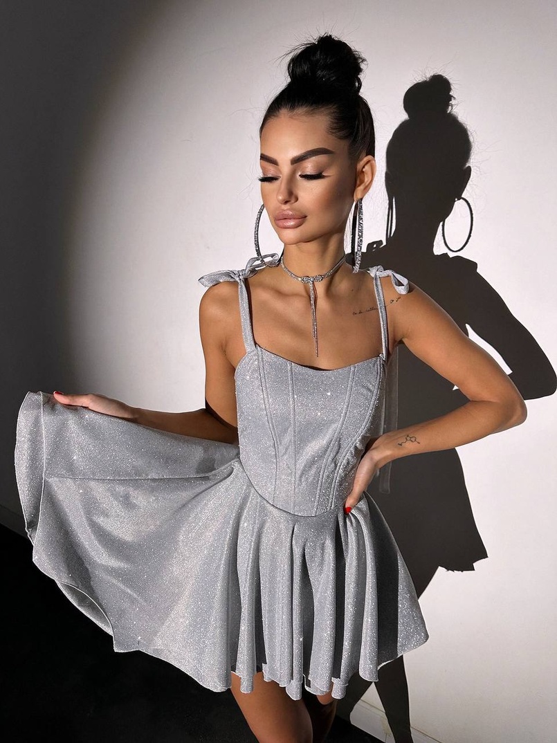 Блискуча корсетна сукня з пишною подвійною спідницею Блискуча корсетна сукня з пишною подвійною спідницею | PUSHKA SHOP