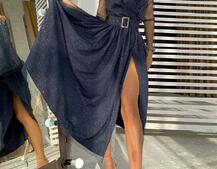 Блискуча сукня-міді із запахом на грудях і розрізом на спідниці з широким поясом  Блискуча сукня-міді із запахом на грудях і розрізом на спідниці з широким поясом  | PUSHKA SHOP