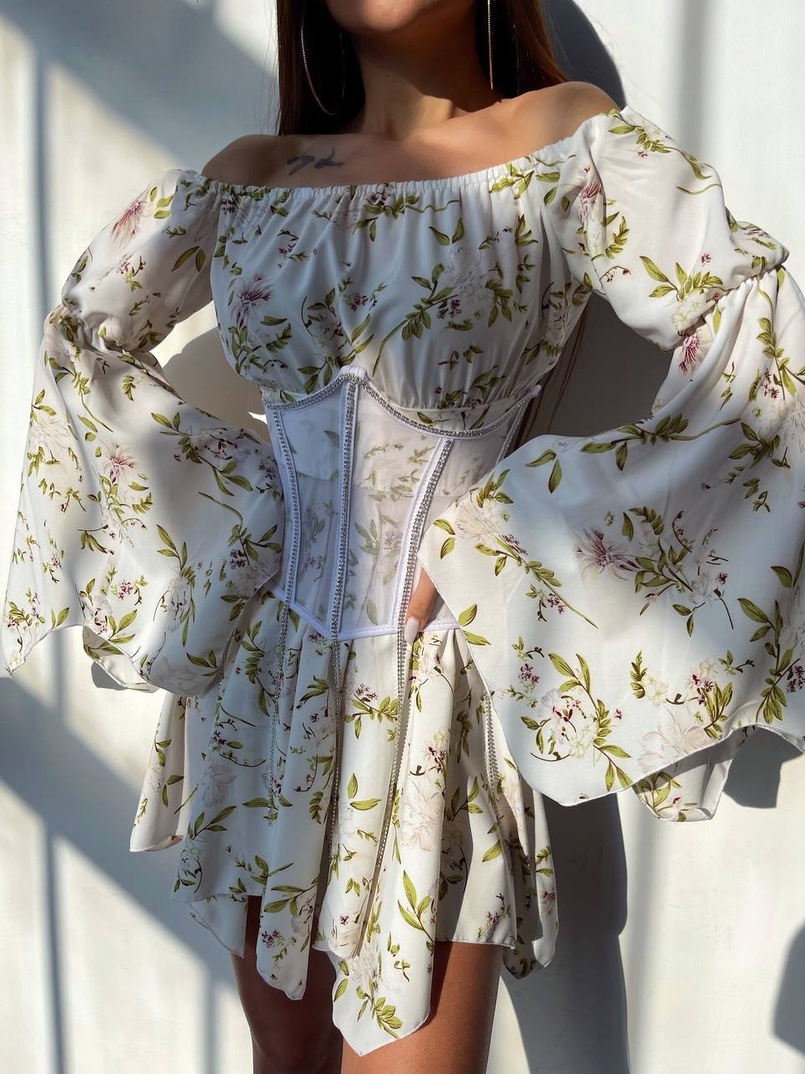 Сукня асиметричного крою з розкльошеними рукавами + корсет декорований стразами Ручна робота Сукня асиметричного крою з розкльошеними рукавами + корсет декорований стразами Ручна робота | PUSHKA SHOP