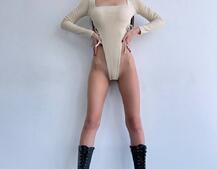 Трикотажне боді зі шнурівкою з боків, прикрашене стразами  Прикраса пришита. Ручна робота.  Трикотажне боді зі шнурівкою з боків, прикрашене стразами  Прикраса пришита. Ручна робота.  | PUSHKA SHOP