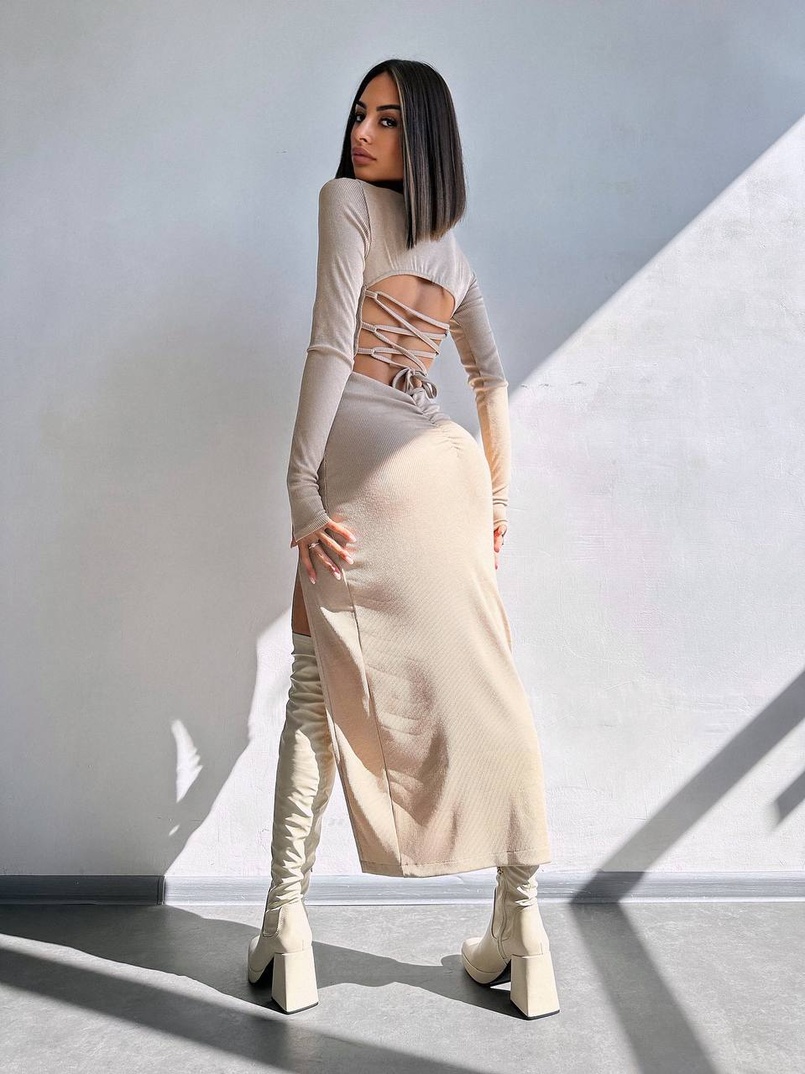 Трикотажна сукня міді зі шнурівкою на спинці  Трикотажна сукня міді зі шнурівкою на спинці  | PUSHKA SHOP