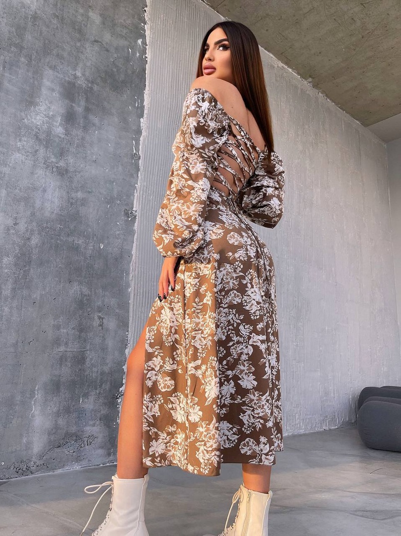 Улюблена сукня-міді зі шнурівкою на спинці та розрізом на ніжці Улюблена сукня-міді зі шнурівкою на спинці та розрізом на ніжці | PUSHKA SHOP