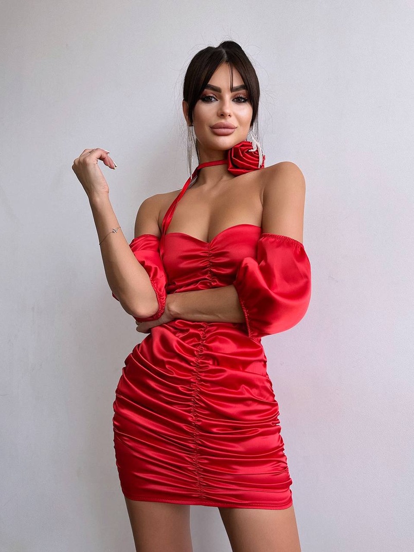 Сукня - міні з драпіруванням та трояндою-чокером Сукня - міні з драпіруванням та трояндою-чокером | PUSHKA SHOP