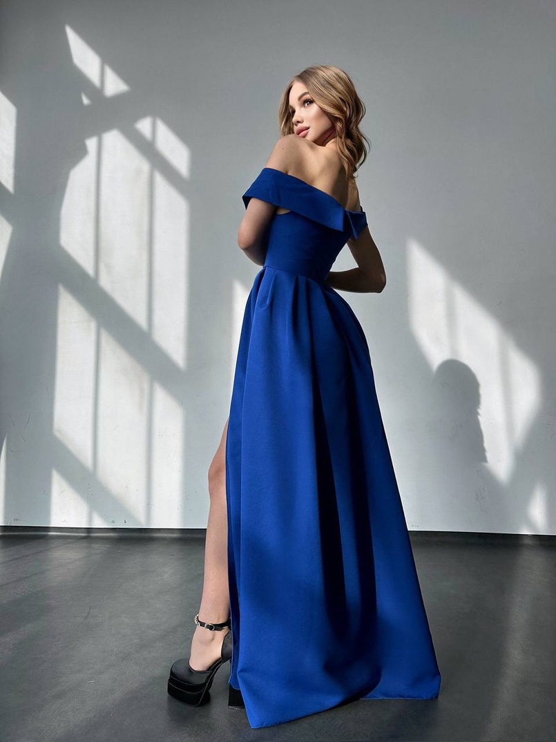 Сукня максі  з розрізом на спідниці  Сукня максі  з розрізом на спідниці  | PUSHKA SHOP