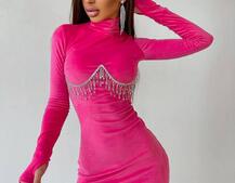 Оксамитова сукня з відкритою спинкою, декорована бахромою зі страз Оксамитова сукня з відкритою спинкою, декорована бахромою зі страз | PUSHKA SHOP