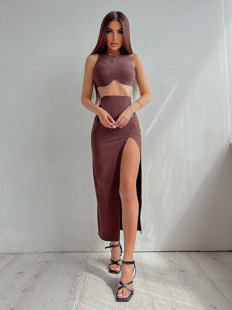 Комплект: топ с чашечками с эффектом push up + юбка миди с разрезом  Комплект: топ с чашечками с эффектом push up + юбка миди с разрезом  | PUSHKA SHOP