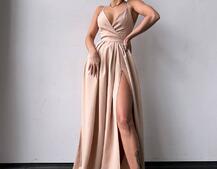 Сукня максі на тонких бретелях з розрізом на спідниці  | PUSHKA SHOP