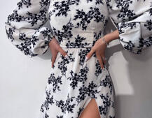 Квіткова сукня-міді зі шнурівкою на спинці та розрізом на ніжці Квіткова сукня-міді зі шнурівкою на спинці та розрізом на ніжці | PUSHKA SHOP