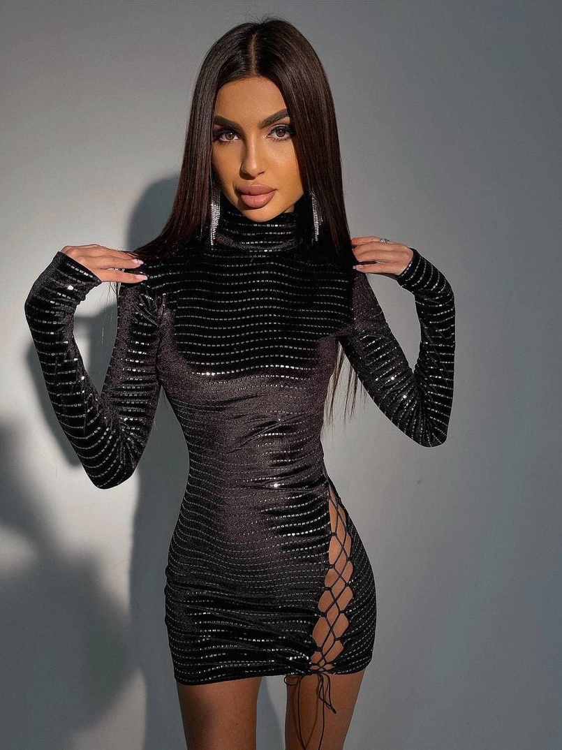 Оксамитова сукня-гольф зі шнурівкою Шнурівкою можна регулювати ширину вирізу Оксамитова сукня-гольф зі шнурівкою Шнурівкою можна регулювати ширину вирізу | PUSHKA SHOP