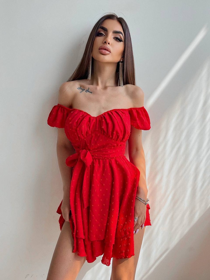 Платье со сборкой на груди и пышной юбкой  | PUSHKA SHOP