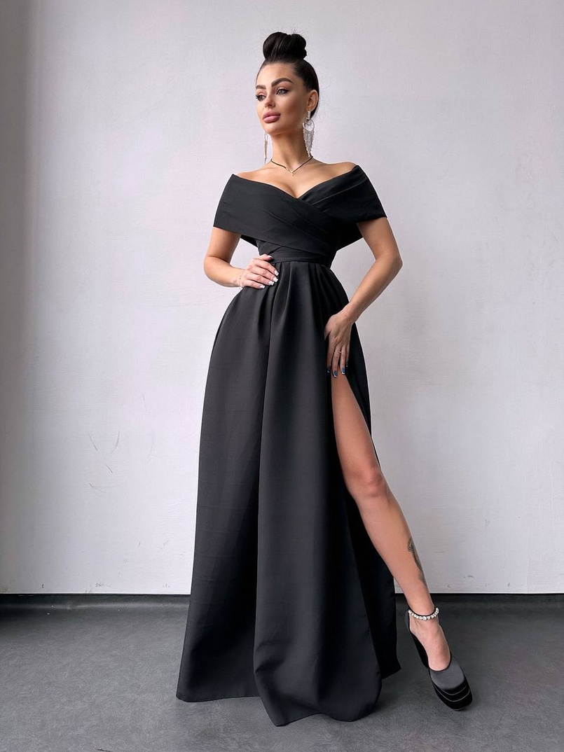 Сукня максі  з відкритими плечима та розрізом на спідниці | PUSHKA SHOP