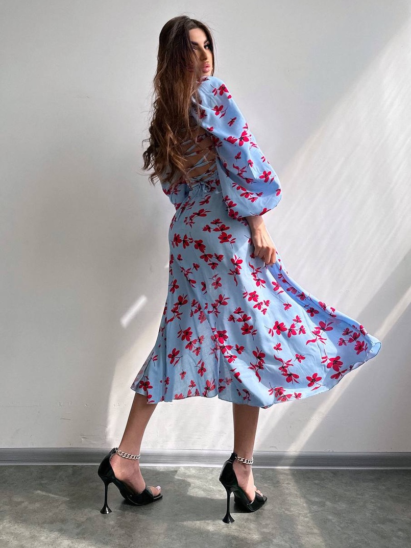 Сукня -міді зі шнурівкою на спинці та розрізом на ніжці Сукня -міді зі шнурівкою на спинці та розрізом на ніжці | PUSHKA SHOP