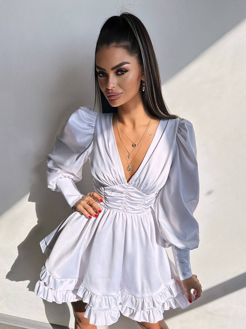 Атласна сукня з пишною подвійною спідницею та об‘ємними рукавами Атласна сукня з пишною подвійною спідницею та об‘ємними рукавами | PUSHKA SHOP