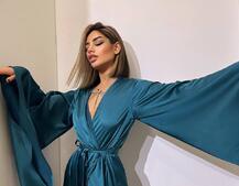 Шовковий халатик із розкльошеними рукавами Шовковий халатик із розкльошеними рукавами | PUSHKA SHOP