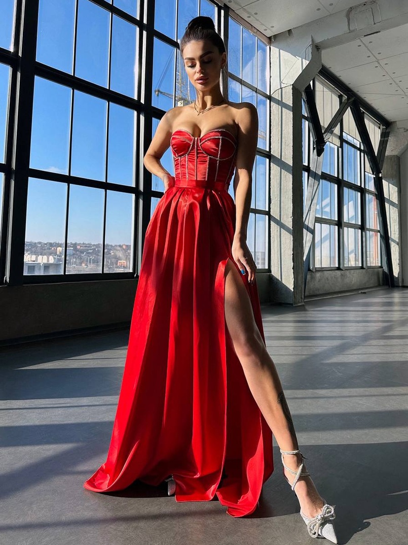 Комплект: корсет-бюстьє , декорований стразами  + спідниця максі з розрізом   Ручна робота  Комплект: корсет-бюстьє , декорований стразами  + спідниця максі з розрізом   Ручна робота  | PUSHKA SHOP