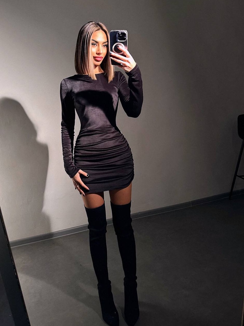 Оксамитова сукня міні з драпіруванням декорована перлинами   | PUSHKA SHOP