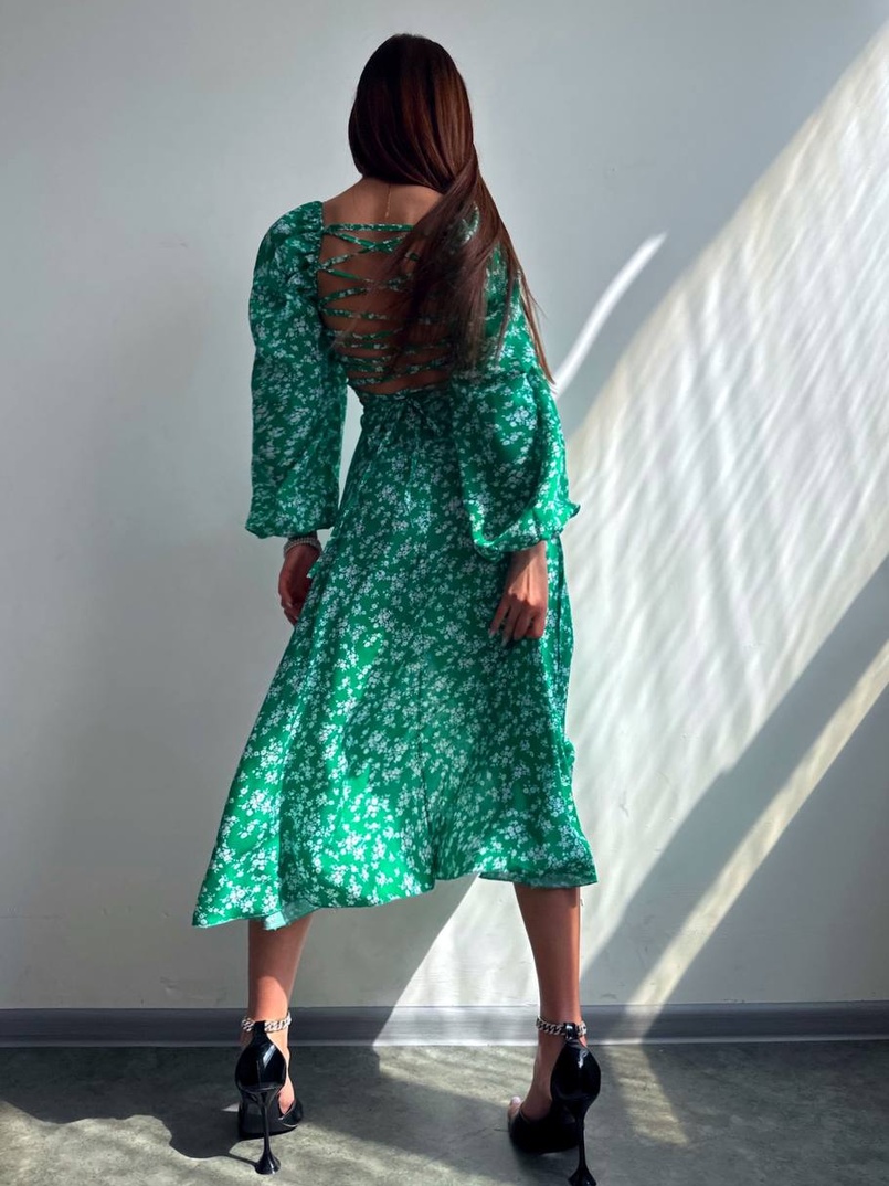 Квіткова сукня-міді зі шнурівкою на спинці та розрізом на ніжці Квіткова сукня-міді зі шнурівкою на спинці та розрізом на ніжці | PUSHKA SHOP