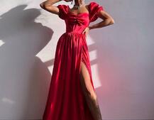 Атласна сукня максі із розрізом на спідниці Атласна сукня максі із розрізом на спідниці | PUSHKA SHOP