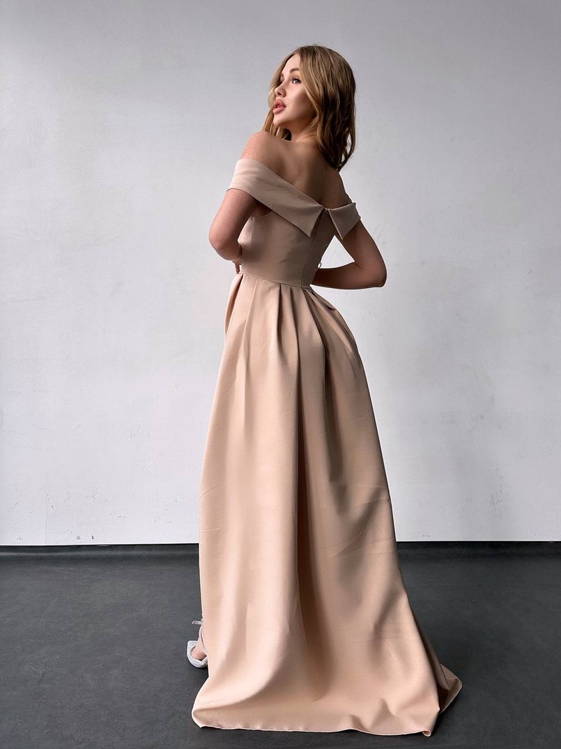 Сукня максі  з розрізом на спідниці  Сукня максі  з розрізом на спідниці  | PUSHKA SHOP