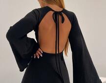 Трикотажна сукня міні з розкльошеними рукавами та відкритою спиною Трикотажна сукня міні з розкльошеними рукавами та відкритою спиною | PUSHKA SHOP