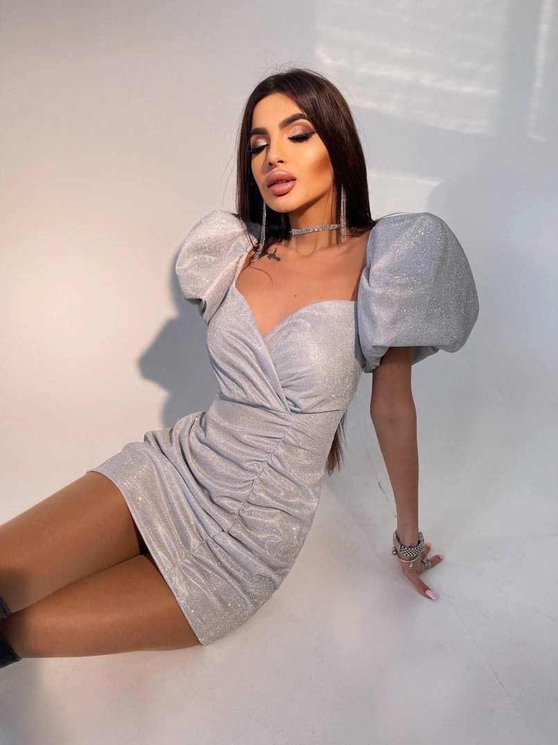 Блестящее платье с объемными рукавами  Блестящее платье с объемными рукавами  | PUSHKA SHOP