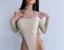 Трикотажне боді зі шнурівкою з боків, прикрашене стразами  Прикраса пришита. Ручна робота.  Трикотажне боді зі шнурівкою з боків, прикрашене стразами  Прикраса пришита. Ручна робота.  | PUSHKA SHOP