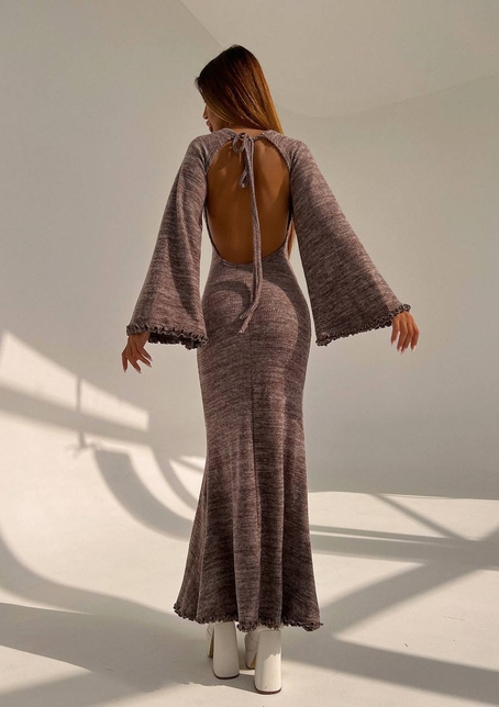 Трикотажна сукня максі з розкльошеними рукавами та відкритою спиною | PUSHKA SHOP