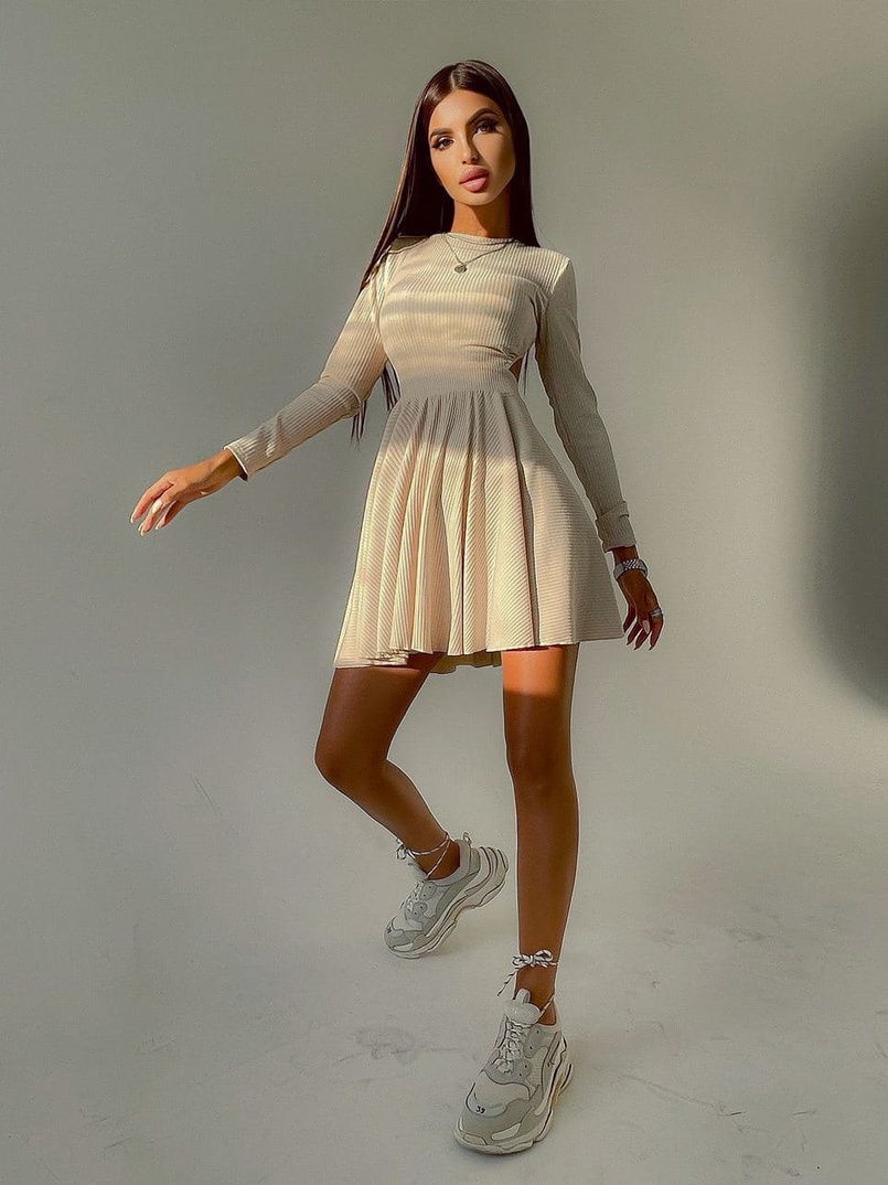 Приталенное трикотажное платье с открытой спинкой  Приталенное трикотажное платье с открытой спинкой  | PUSHKA SHOP