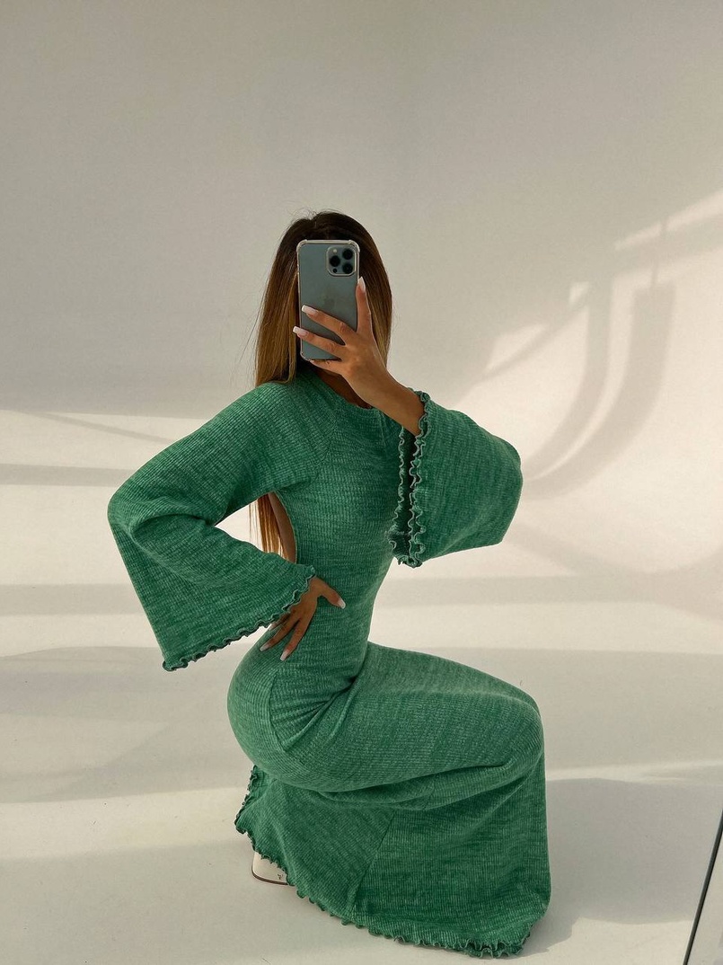 Трикотажна сукня максі з розкльошеними рукавами та відкритою спиною | PUSHKA SHOP