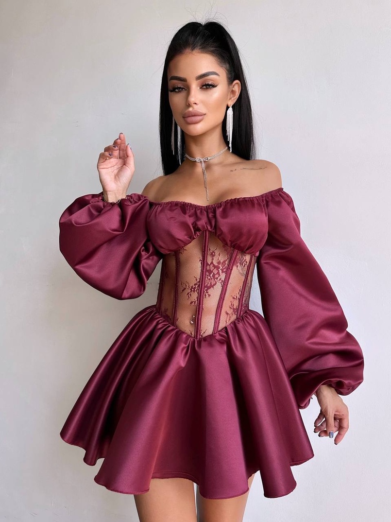 Атласна сукня з обʼємними рукавами та мереживом Атласна сукня з обʼємними рукавами та мереживом | PUSHKA SHOP