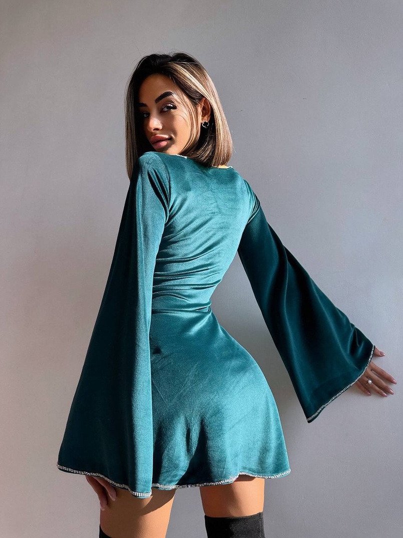 Оксамитова сукня,  декорована стразами з розкльошоними рукавами  Оксамитова сукня,  декорована стразами з розкльошоними рукавами  | PUSHKA SHOP