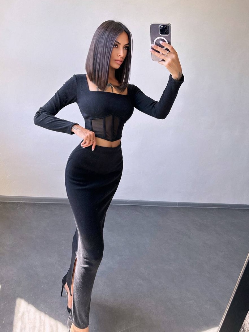 Трикотажний комплект: топ з елементами корсету та спідниця з розрізами  Трикотажний комплект: топ з елементами корсету та спідниця з розрізами  | PUSHKA SHOP