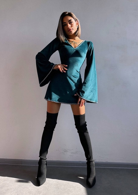 Оксамитова сукня,  декорована стразами з розкльошоними рукавами  | PUSHKA SHOP