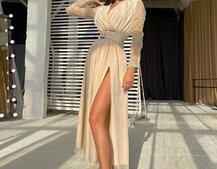 Блискуча сукня-міді із запахом на грудях і розрізом на спідниці з широким поясом  Блискуча сукня-міді із запахом на грудях і розрізом на спідниці з широким поясом  | PUSHKA SHOP