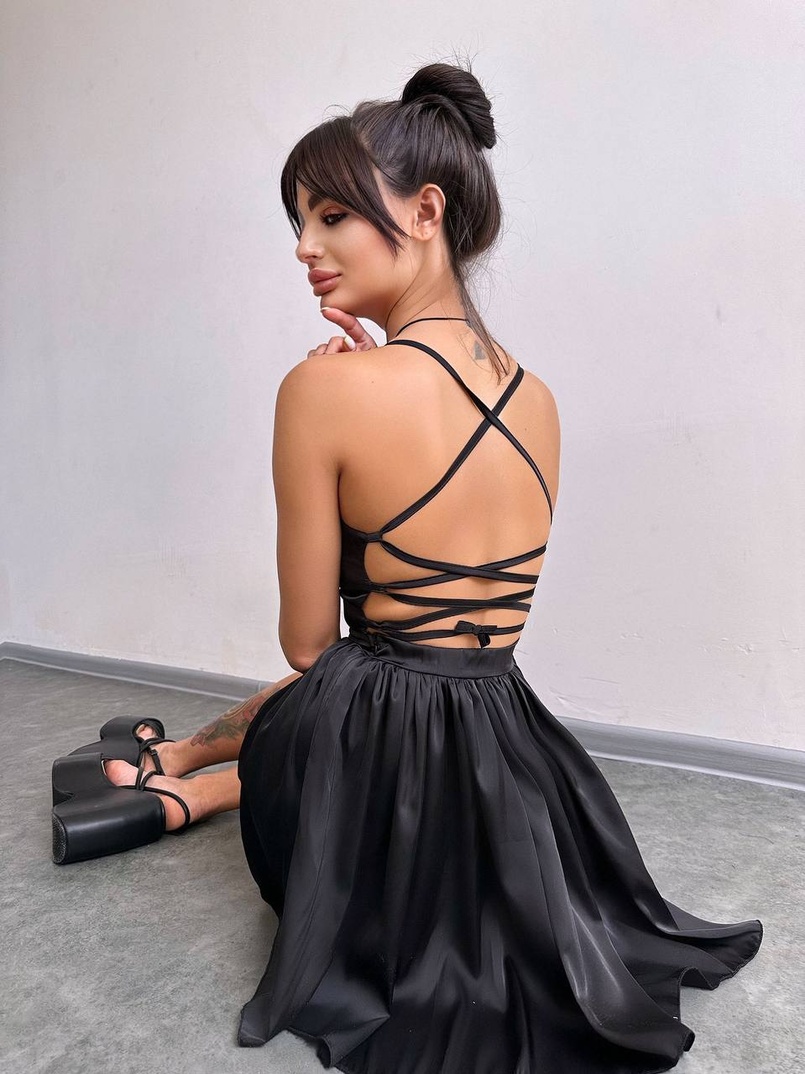 Шовкова сукня з пишною спідницею та шнурівкою на спинці | PUSHKA SHOP