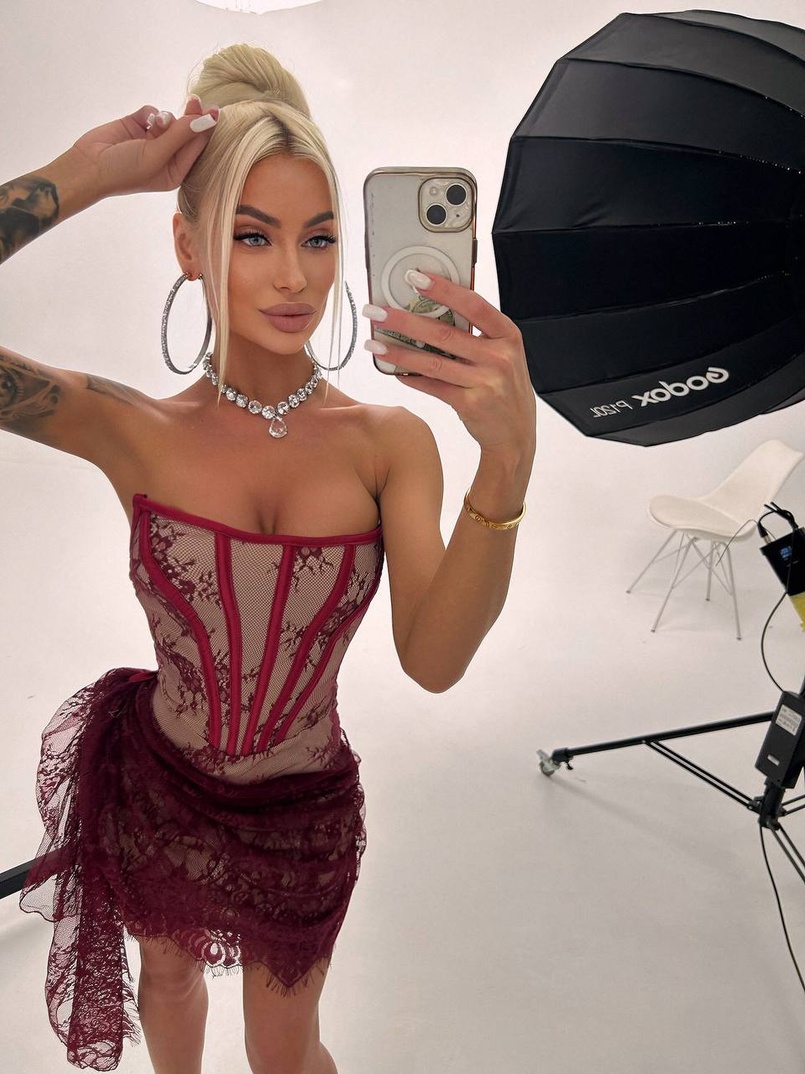 Мереживна сукня міні зі шлейфом   | PUSHKA SHOP