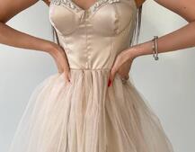 Платье-бюстье с чашечками и пышной юбкой , декорированное стразами  Платье-бюстье с чашечками и пышной юбкой , декорированное стразами  | PUSHKA SHOP