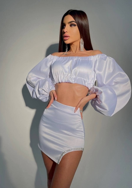 Атласный комплект, декорированный стразами Атласный комплект, декорированный стразами | PUSHKA SHOP