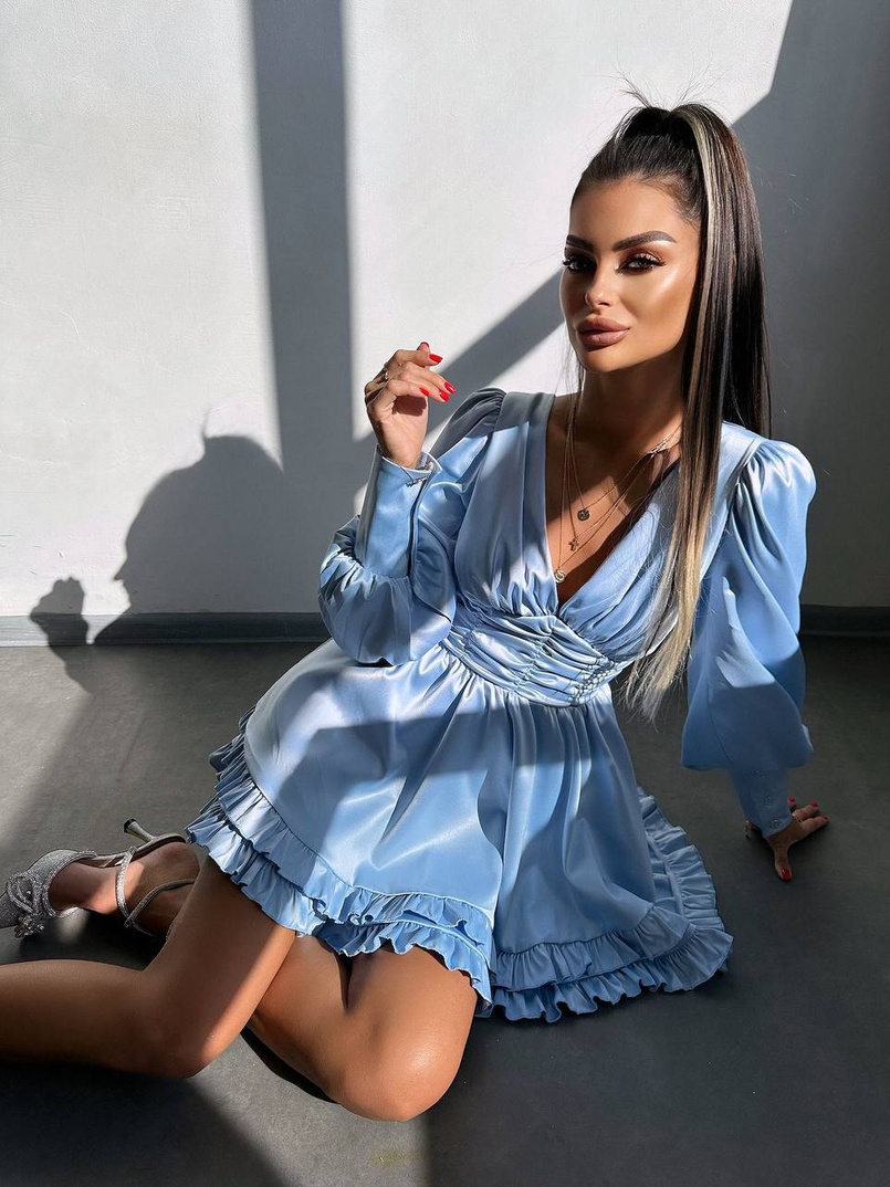 Атласна сукня з пишною подвійною спідницею та об‘ємними рукавами | PUSHKA SHOP