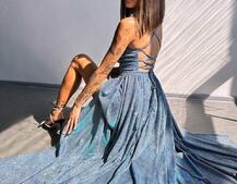 Сяюча сукня максі  зі шнурівкою на спинці Сяюча сукня максі  зі шнурівкою на спинці | PUSHKA SHOP