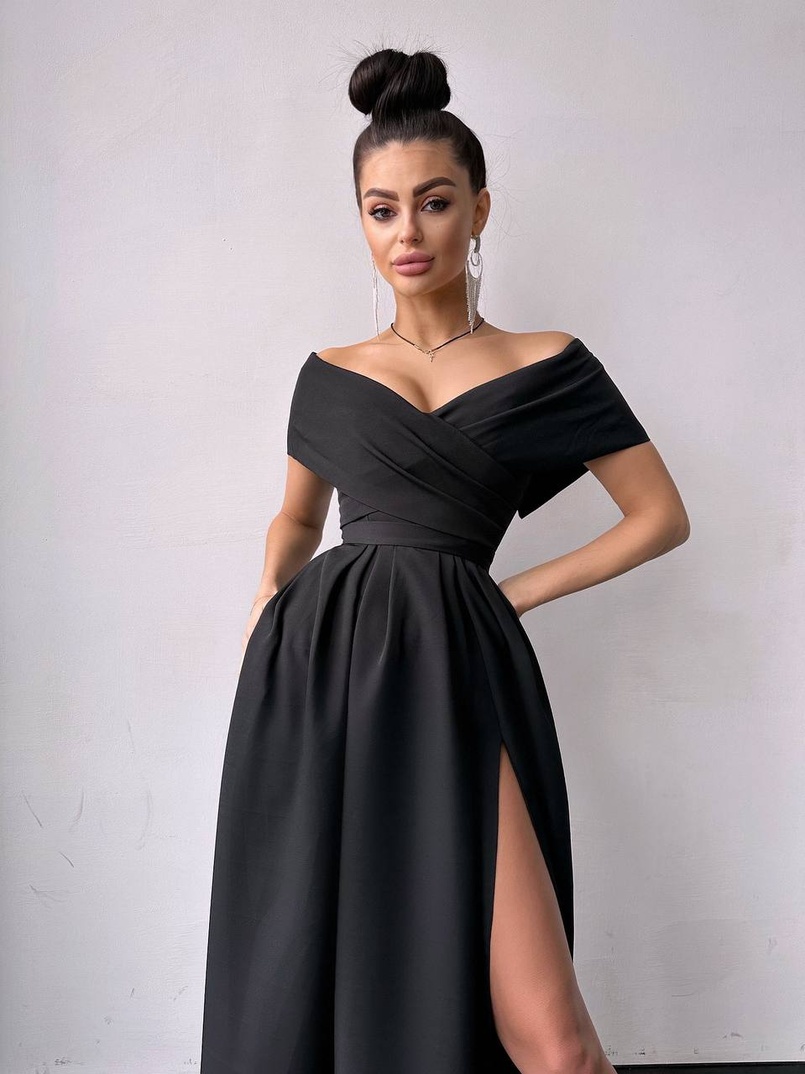 Сукня максі  з відкритими плечима та розрізом на спідниці | PUSHKA SHOP