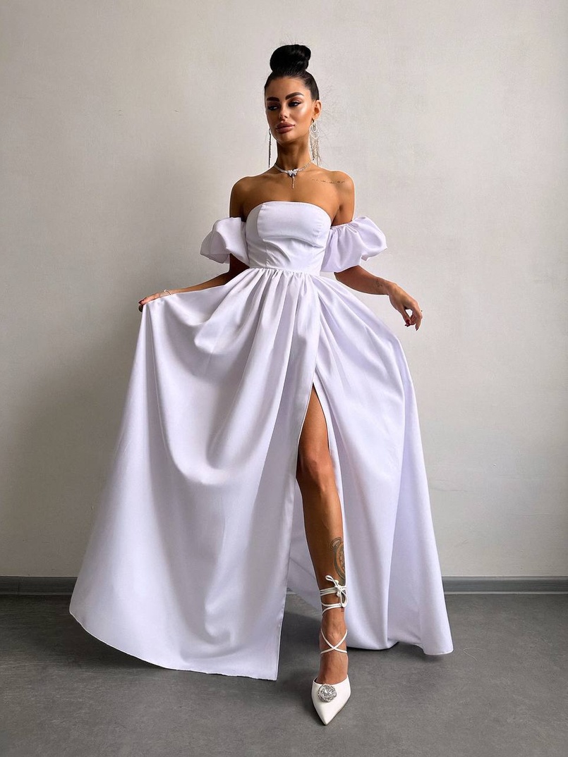 Сукня максі  з розрізом на спідниці та об’ємними рукавами  Сукня максі  з розрізом на спідниці та об’ємними рукавами  | PUSHKA SHOP