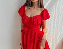 Платье со сборкой на груди и пышной юбкой  | PUSHKA SHOP