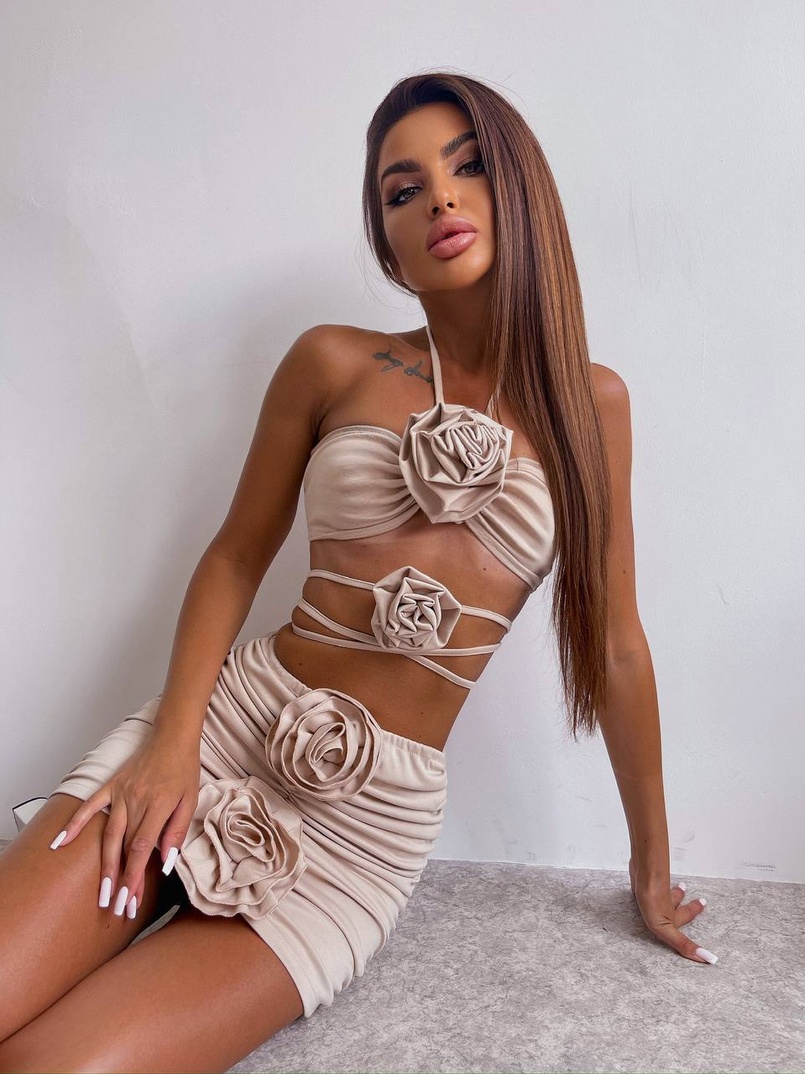 Комплект: топ та спідниця з трояндами    Ручна робота. Комплект: топ та спідниця з трояндами    Ручна робота. | PUSHKA SHOP